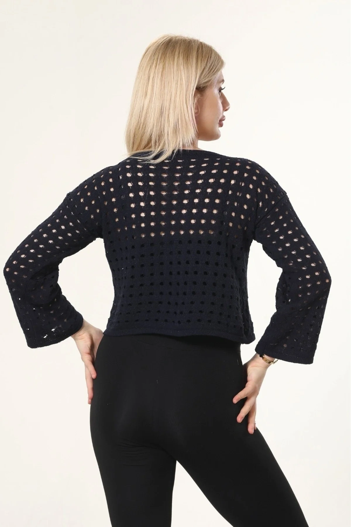 Kadın Lacivert Kayık Yaka Ajurlu Delikli Örgü Uzun İspanyol Kol Crop Triko Bluz