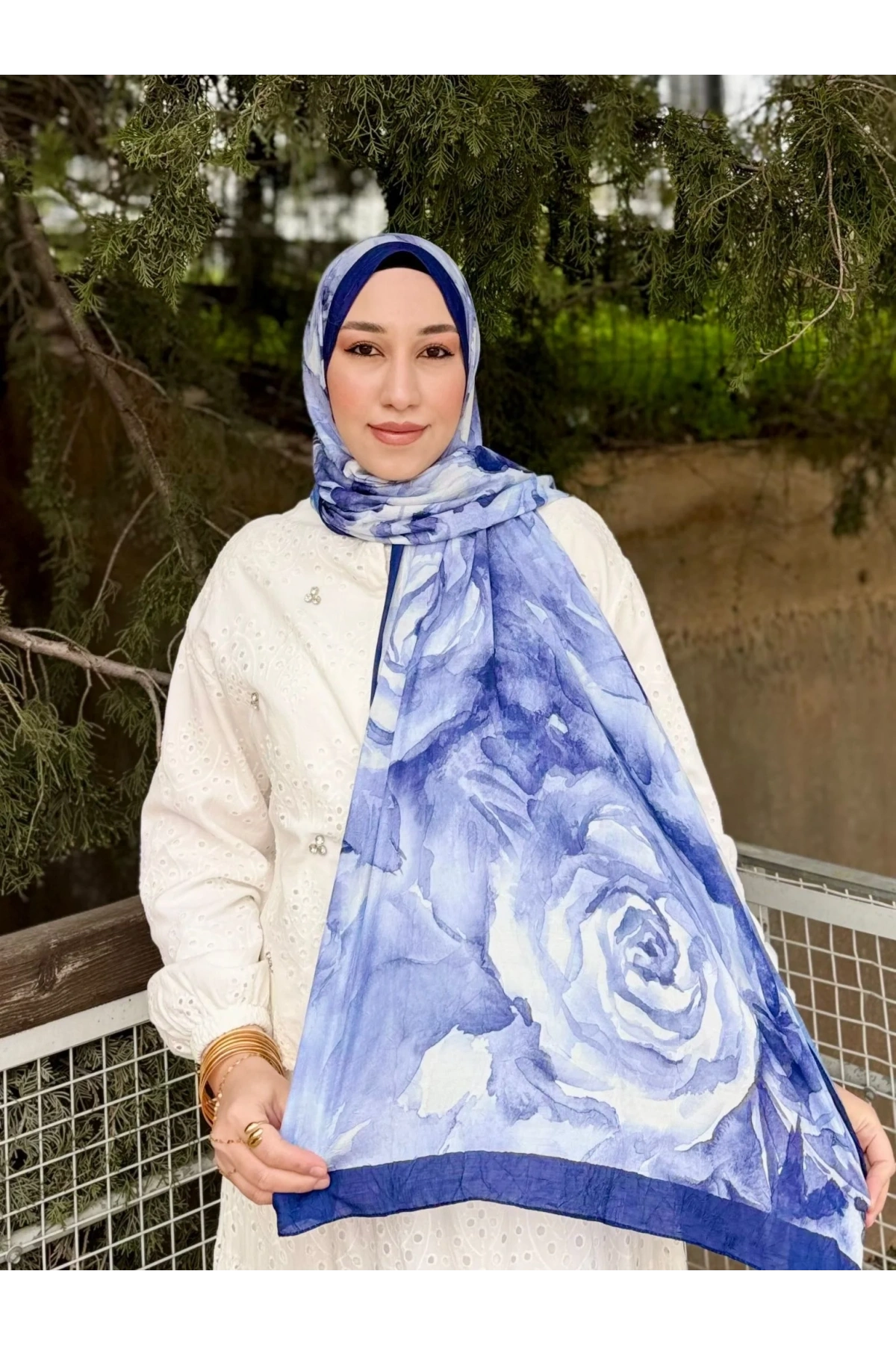 Kadın Mavi Büyük Gül Floral Çiçek Desenli Bambu Dokuma Soft Yumuşak Şal