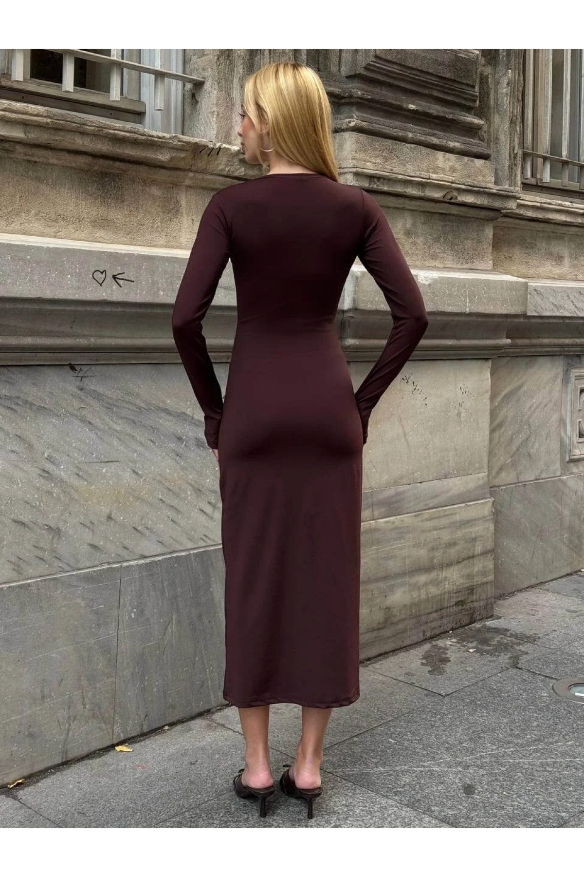 Kadın Kahverengi Bisiklet Yaka Parmak Geçmeli Uzun Kollu Sandy Kumaş Midi İçlik Elbise