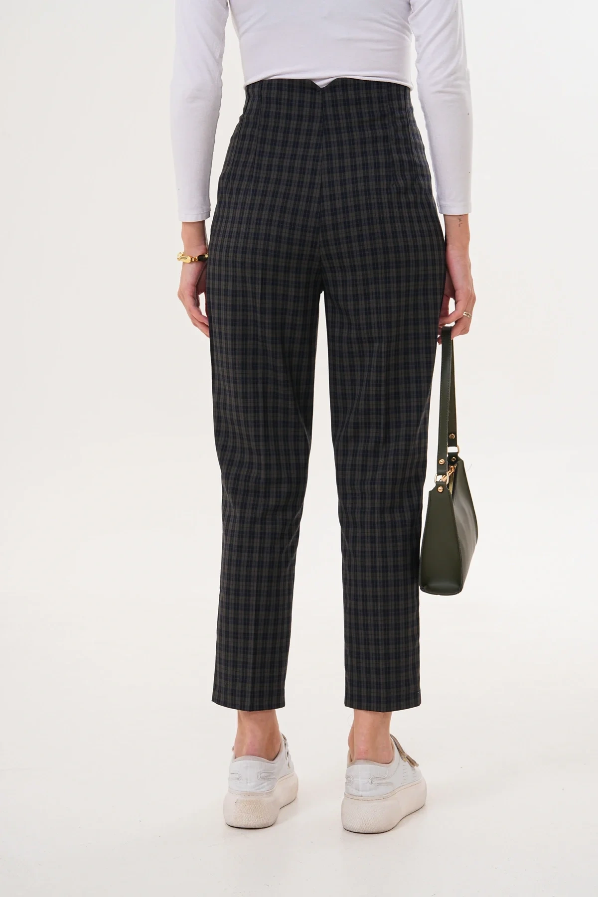 bysoca Kadın Lacivert Kareli Yüksek Bel Pens Detaylı Bilek Boy Havuç Kesim Kumaş Pantolon