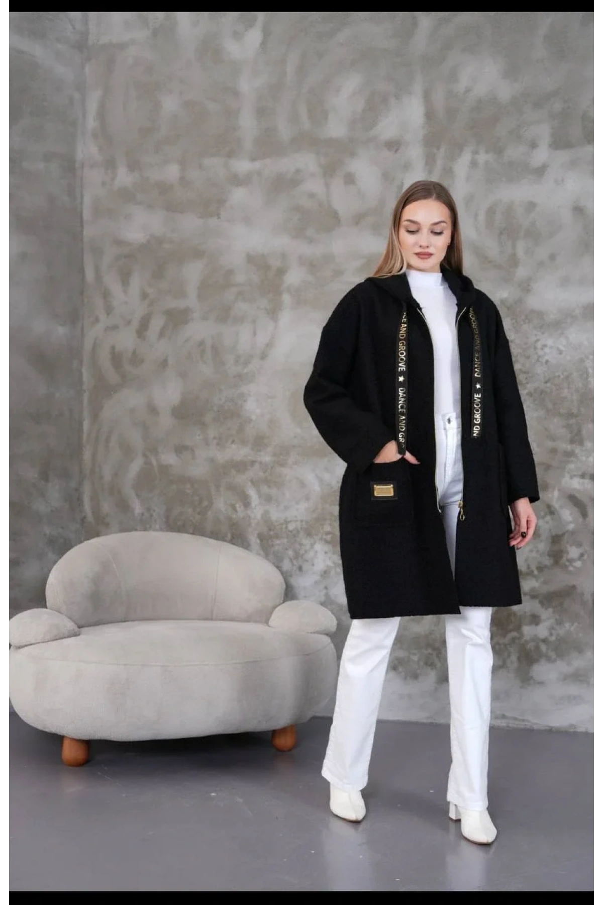 bysoca Kadın Siyah Kapüşonlu Yazı Şeritli Fermuarlı Cepli Oversize Buklet Kaban Hırka