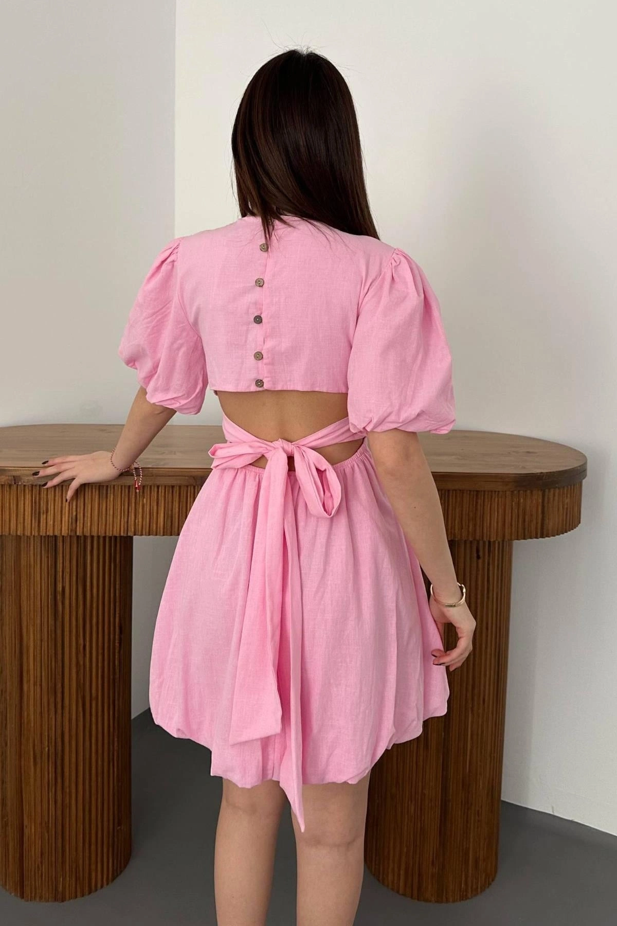Pembe Arkadan Bağlamalı Keten Elbise - Pembe