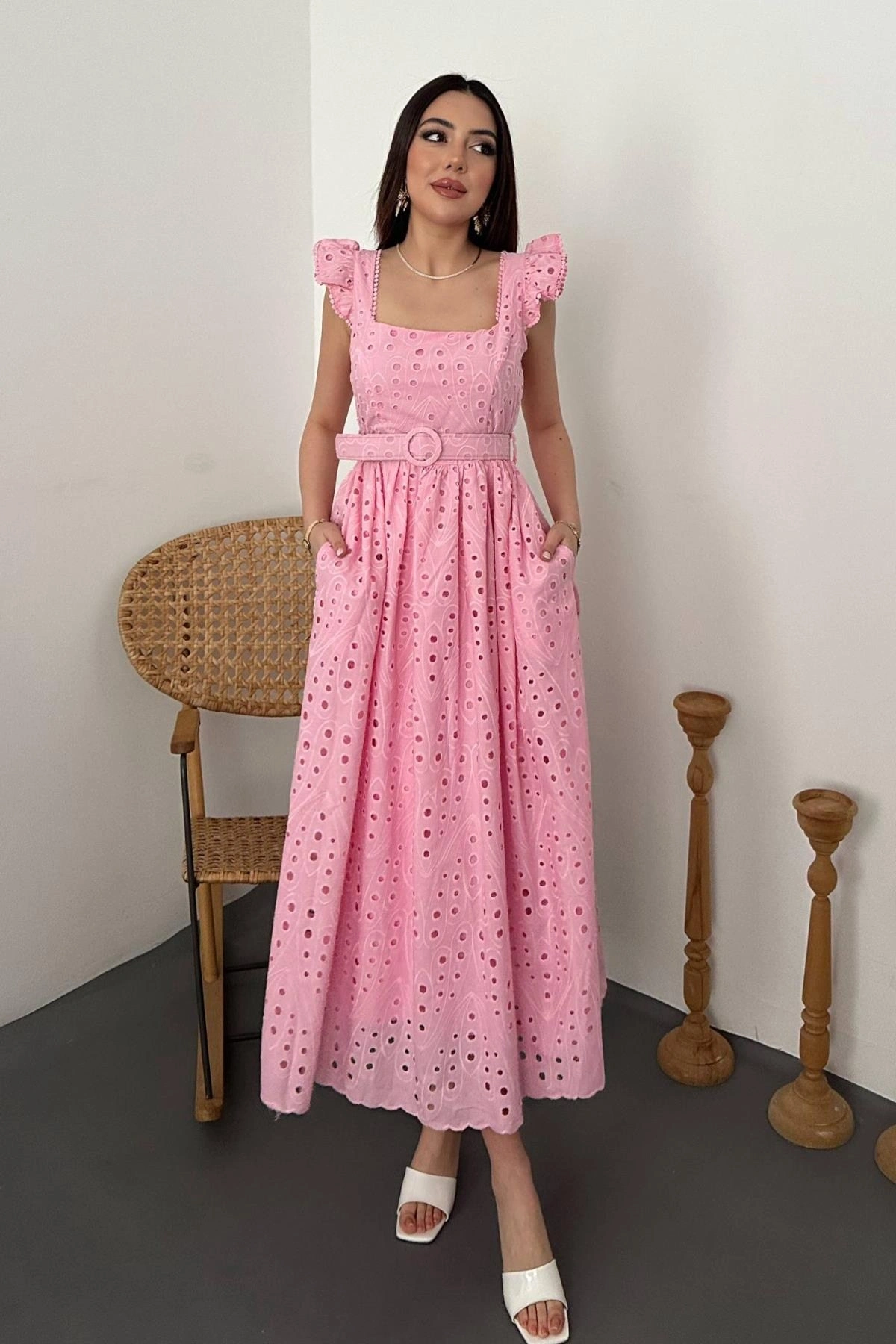 Pembe Dantelli Brode Elbise - Pembe