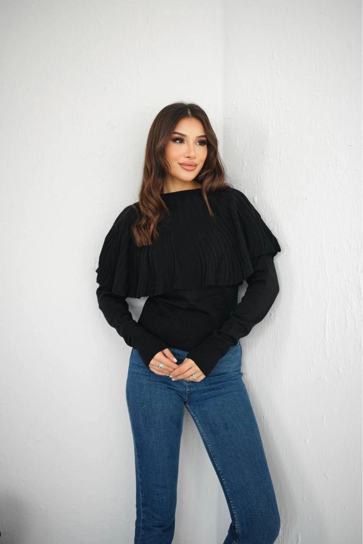 Piliseli Pelerin Detaylı Triko Bluz - Siyah