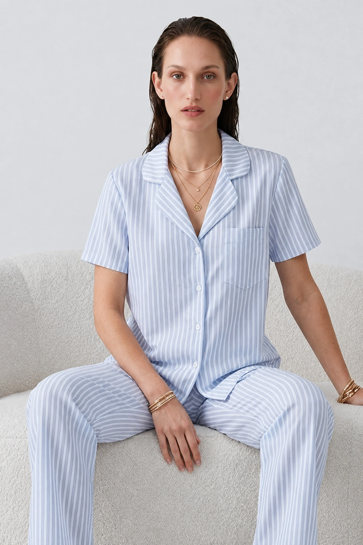 Kadın Mavi Çizgili Kısa Kollu Düğmeli Gömlek Yaka Cepli Pantolonlu Pijama Takımı