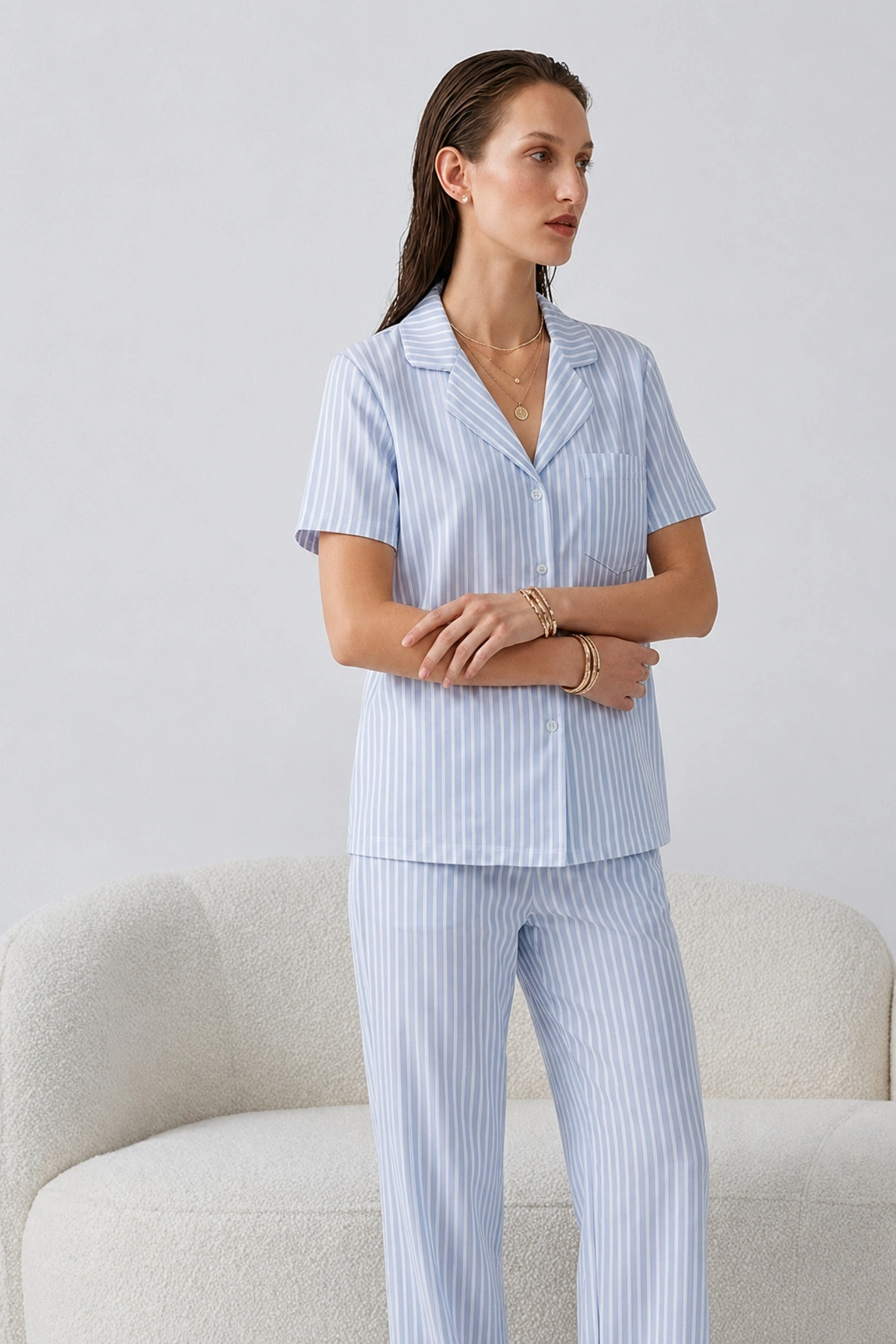 Kadın Mavi Çizgili Kısa Kollu Düğmeli Gömlek Yaka Cepli Pantolonlu Pijama Takımı