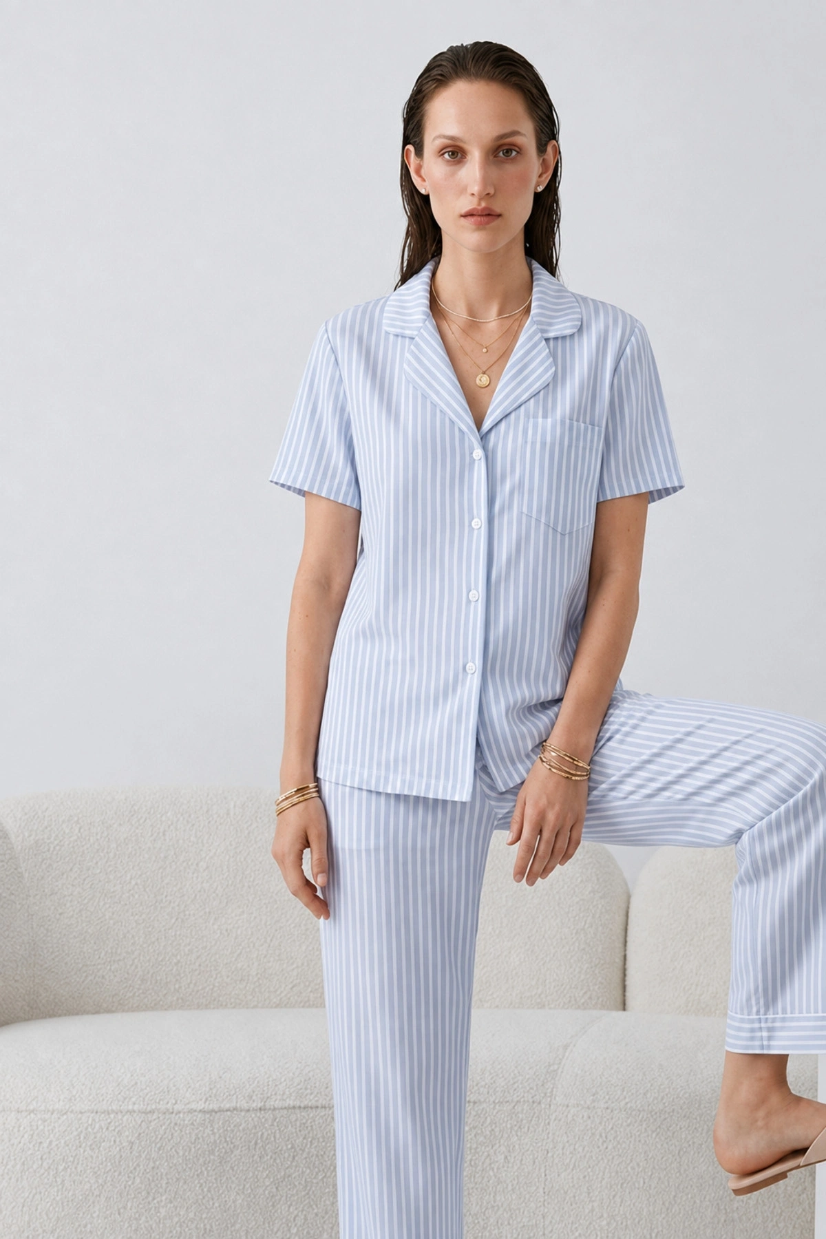 Kadın Mavi Çizgili Kısa Kollu Düğmeli Gömlek Yaka Cepli Pantolonlu Pijama Takımı