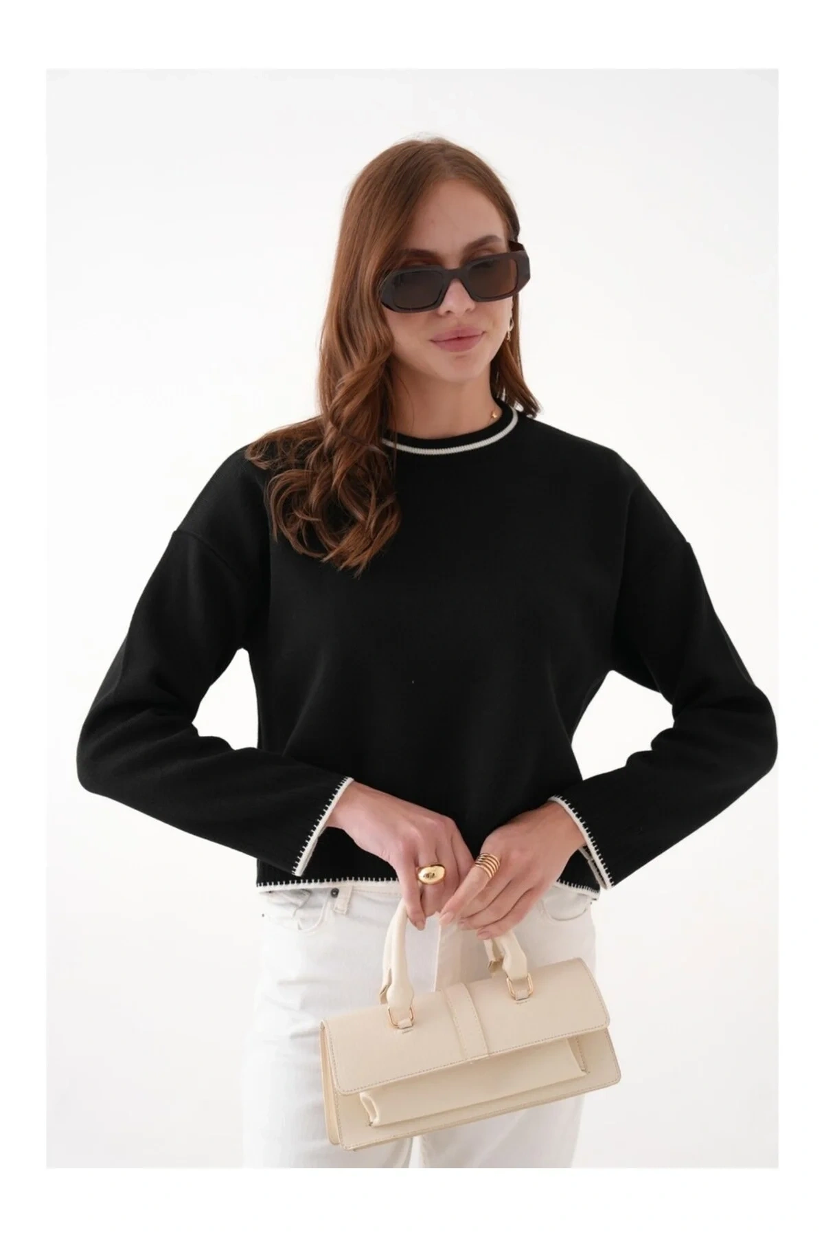 Kadın Siyah Beyaz Şerit Detaylı Bisiklet Yaka Uzun Kol Oversize Yumuşak Dokulu Triko Kazak