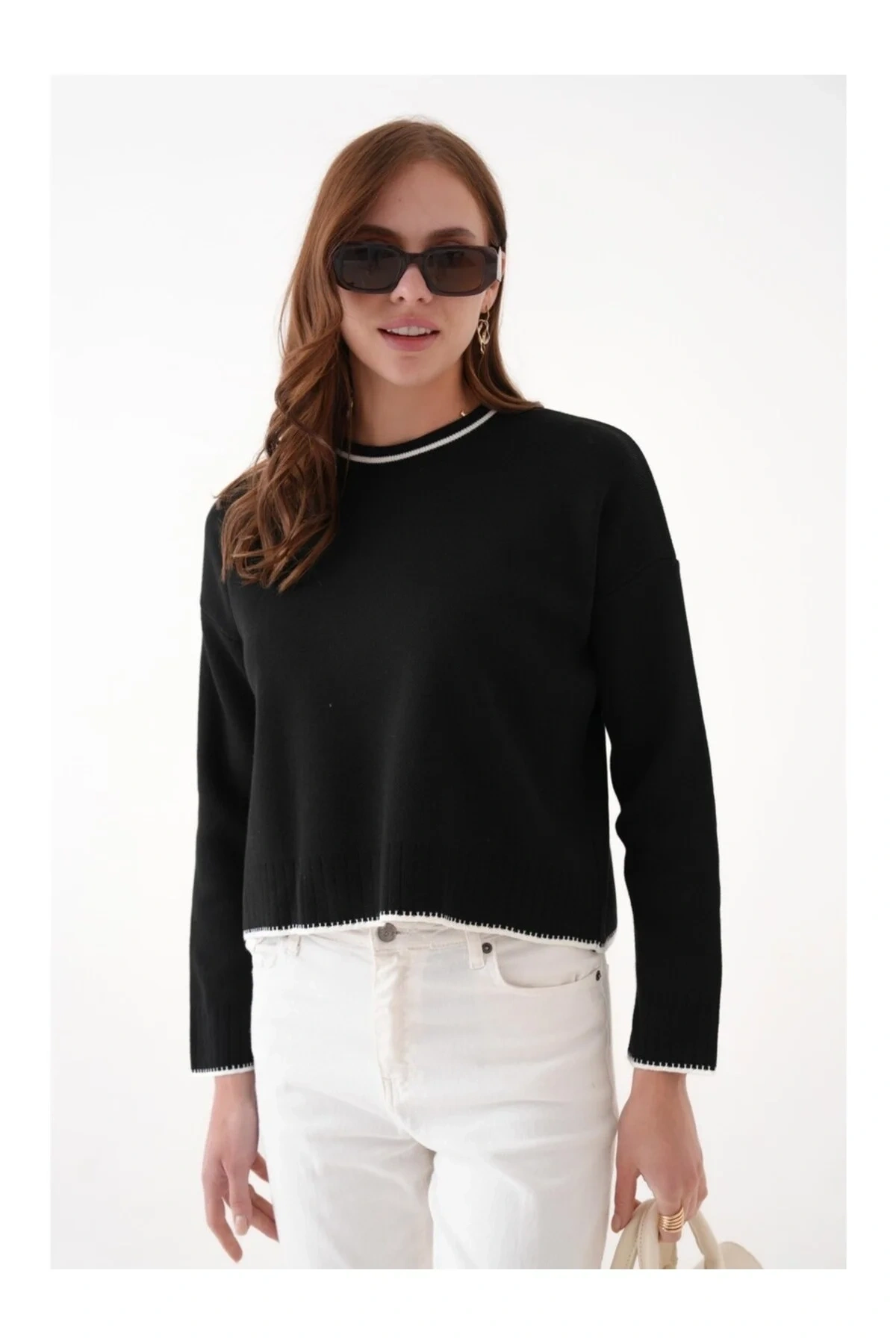 Kadın Siyah Beyaz Şerit Detaylı Bisiklet Yaka Uzun Kol Oversize Yumuşak Dokulu Triko Kazak