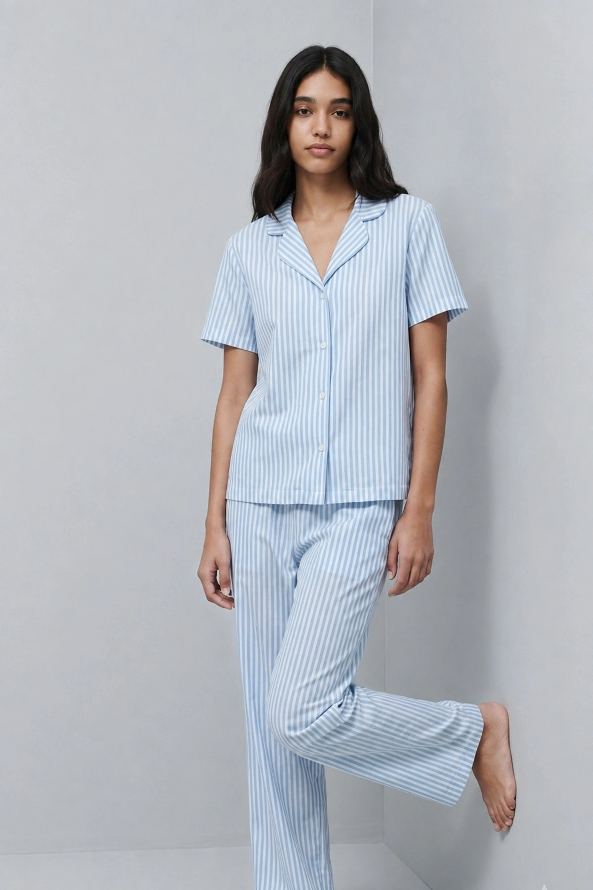 Kadın Mavi Çizgili Kısa Kollu Gömlek Yaka Düğmeli Pantolonlu Pamuklu Pijama Takımı