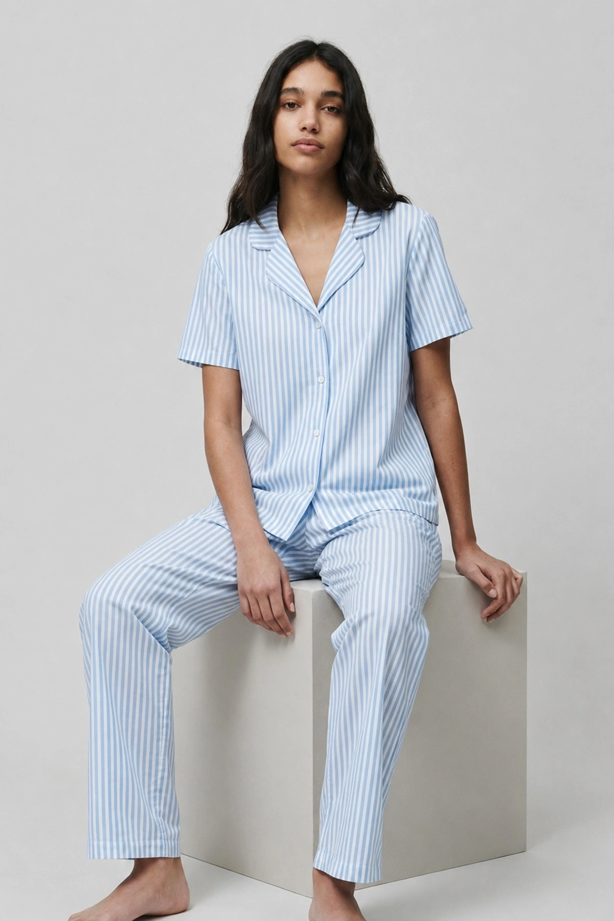 Kadın Mavi Çizgili Kısa Kollu Gömlek Yaka Düğmeli Pantolonlu Pamuklu Pijama Takımı