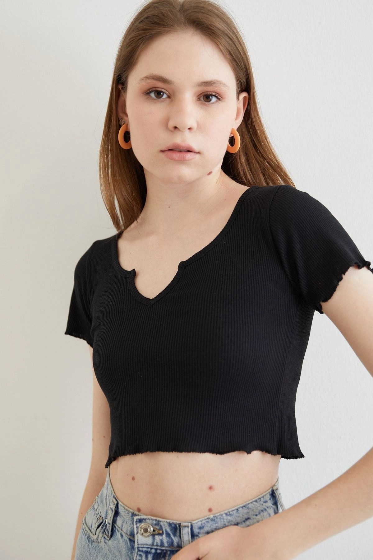 V Yaka Basıc Crop - Siyah