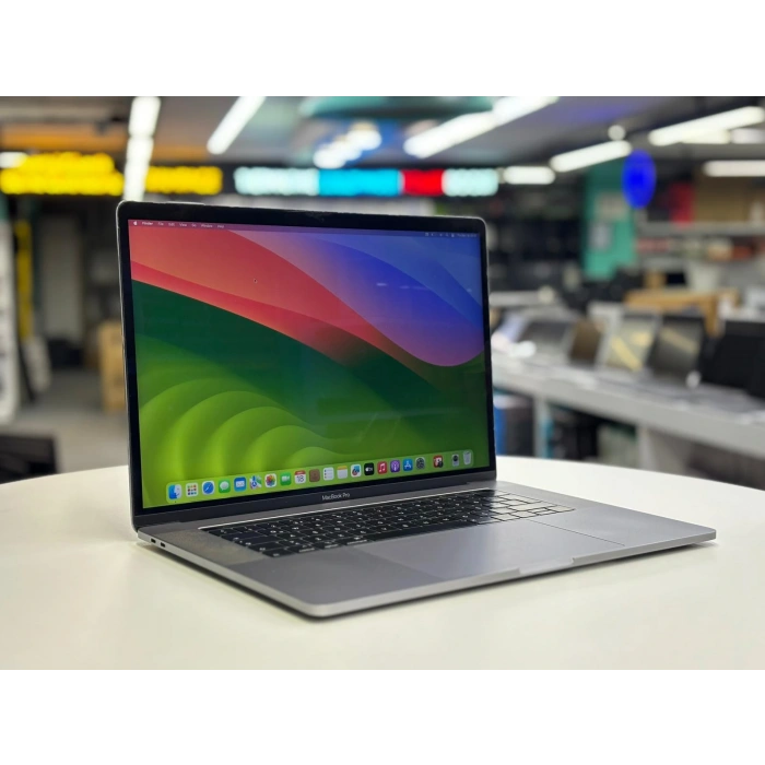 Apple A1990 MacBook Pro 15 Touchbar İ7 8750H (8.Nesil) 16Gb Ram 512Gb Ssd 4Gb E.Kartı 2018/ 0-250 D.  C Kalite Sılver (2.EL 6Ay Garantili Laptop)