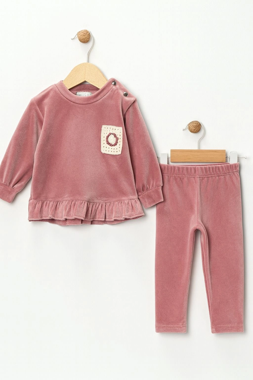 Nakışlı Kadife Kız Bebek Takımı