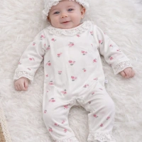 Begisa Çiçek Desenli Şapkalı Bebek Tulum