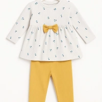 Fiyonklu Çiçek Desenli Kız Bebek Takımı