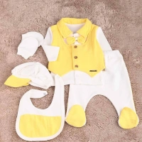 Papyonlu Yelek Detaylı Erkek Bebek Takım