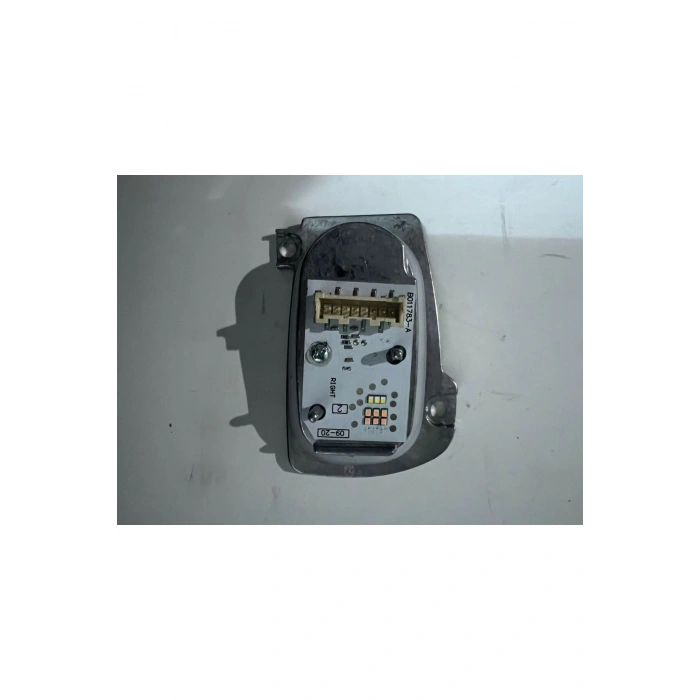 8V0998473A Audi A3 Sportback Sedan Sağ Led Far Modülü 2017-2020