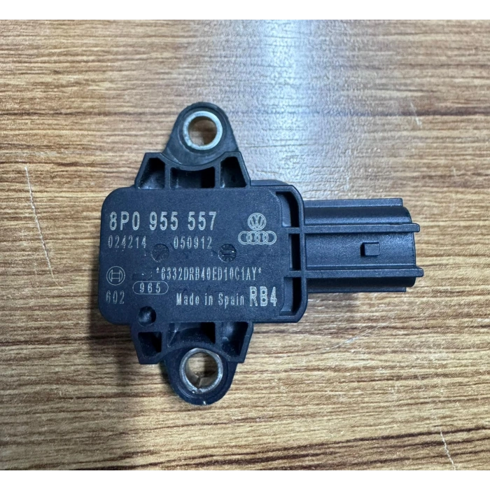 AUDI A3 A4 AIRBAG SENSÖRÜ 8P0955557