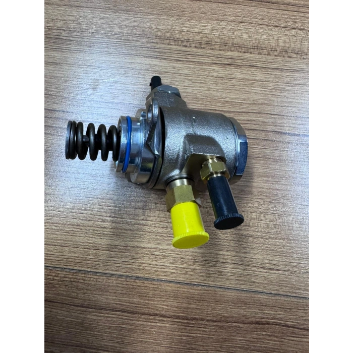 03C127026R Volkswagen Passat 1.4 tsi yüksek basınç pompası