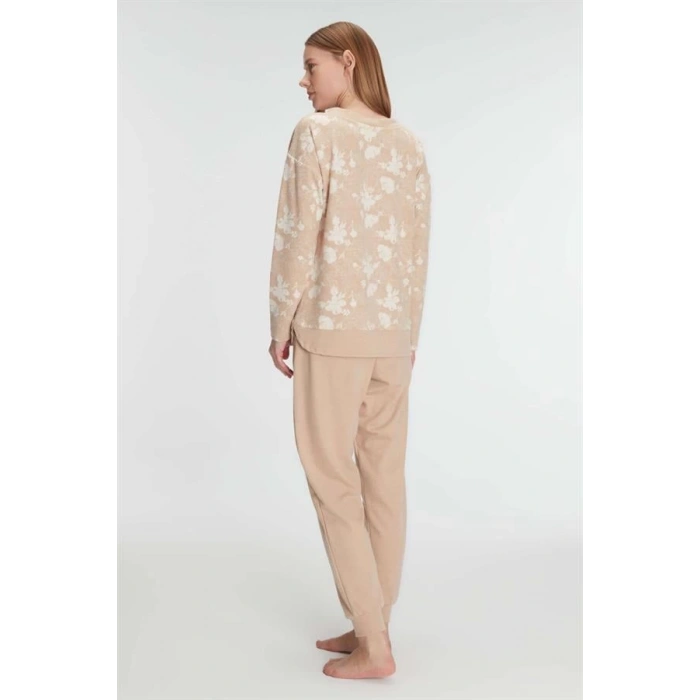 Anıl Jakarlı Uzun Kol V Yaka Pijama Takımı
