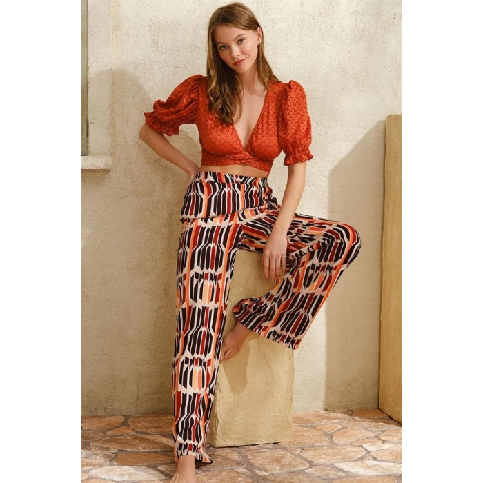 Secretsita Kısa Yarım Kol V Yaka Geometrik Yazlık Kurdela Şerit Detaylı Pijama Takımı