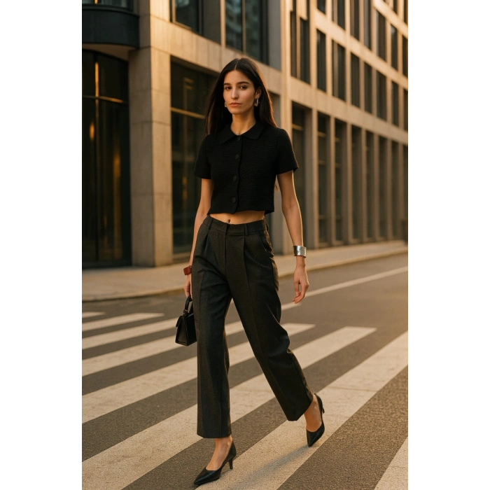 Bebe Yaka Düğmeli Bluz