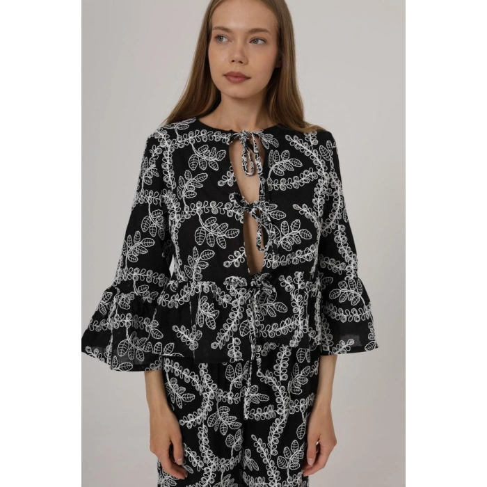 Fiyonk Bağlamalı Brode Bluz  Siyah
