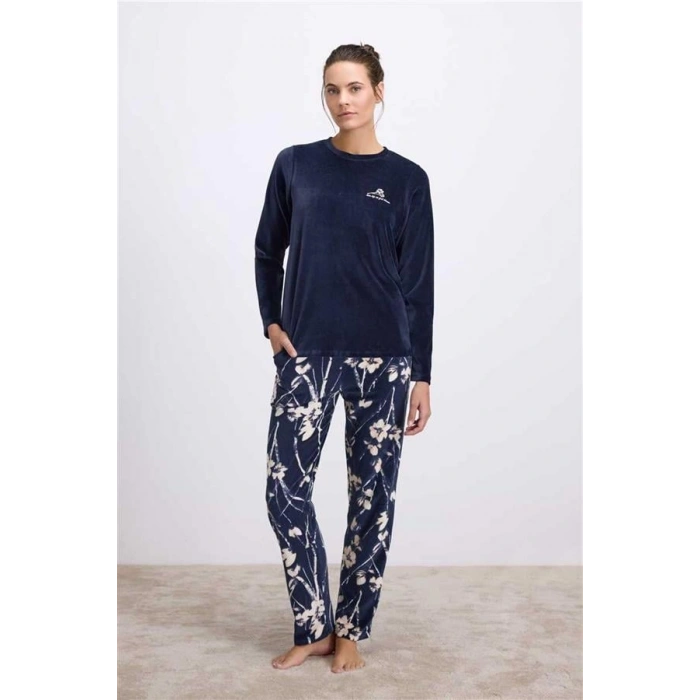 Secretsita Uzun Kollu Kadife T-Shirt ve Çiçek Desenli Pantolon Pijama Takımı