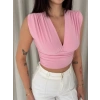 Vatkalı Kolsuz V Yaka Drapeli Crop Bluz ikralı Fit  Pembe