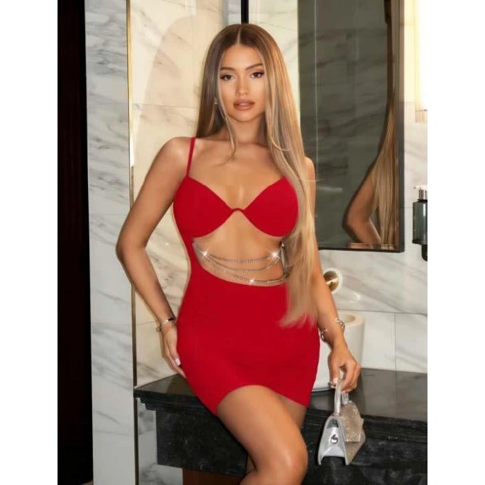 Secretsita Zincir Detaylı Göğüs Dekolteli Kırmızı Mini Club Elbisesi