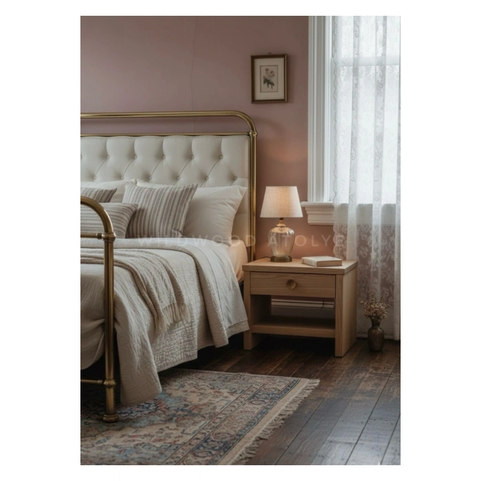 MonoTimber Bedside (wildwood atolye)