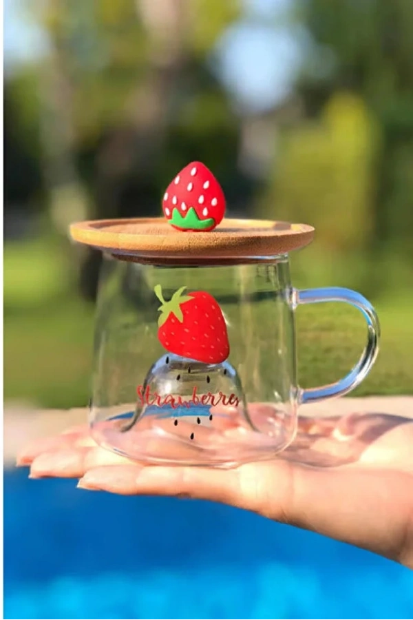 Çilek Figürlü Baskılı Sıcak Soğuk Borosilikat Cam Meşrubat Kupası Su Çay Bardağı Bambu | 4 Adet