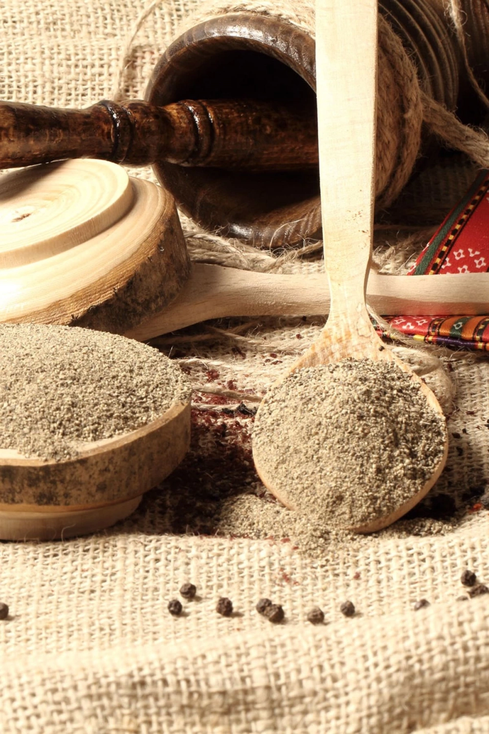 ÖGÜTÜLMÜŞ KARABİBER (150 gr)