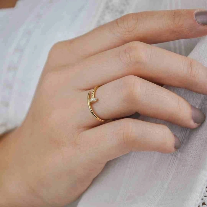 14 Ayar Altın Çivi Yüzük