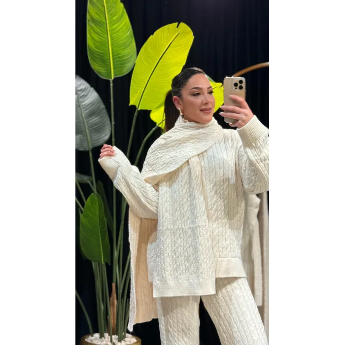 Krem Atkılı Triko Takım