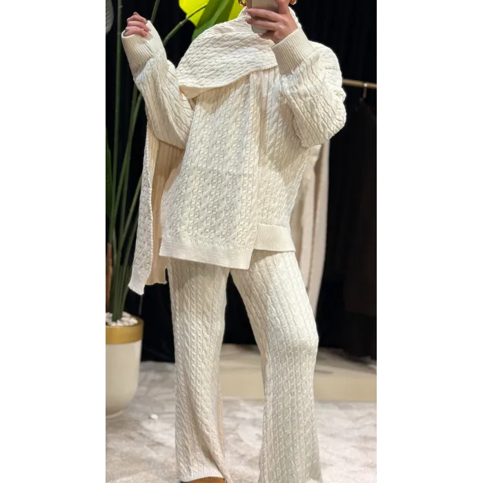 Krem Atkılı Triko Takım