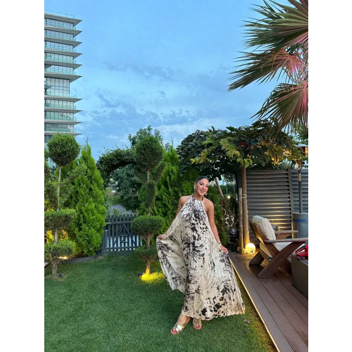 Mng Boyundan Bağlamalı Piliseli Elbise