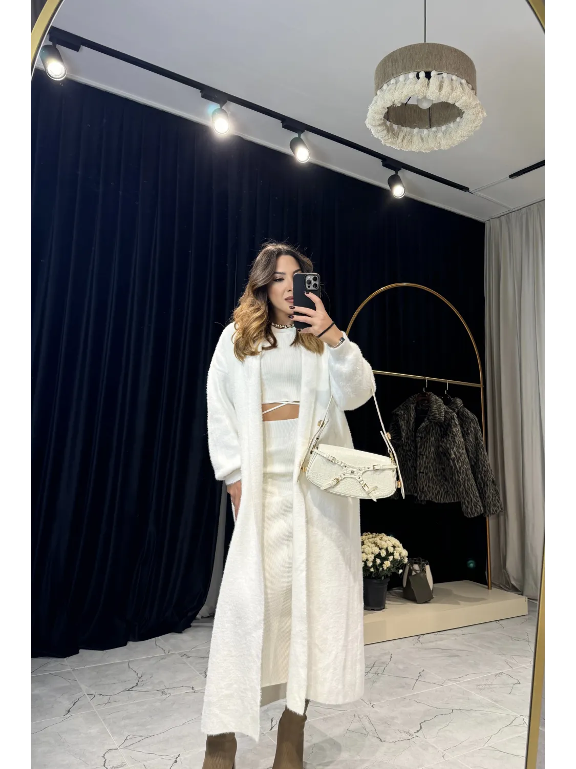 Beyaz Uzun Sakallı Hırka