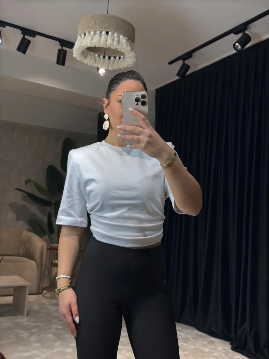 Beyaz Vatkalı Tişört