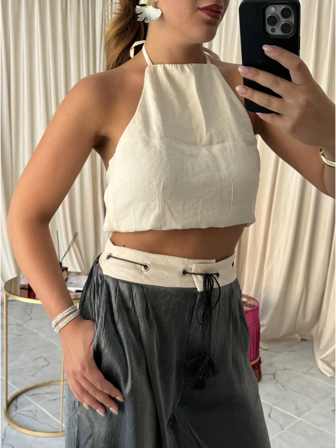 Boyundan Bağlamalı Ekru Bluz