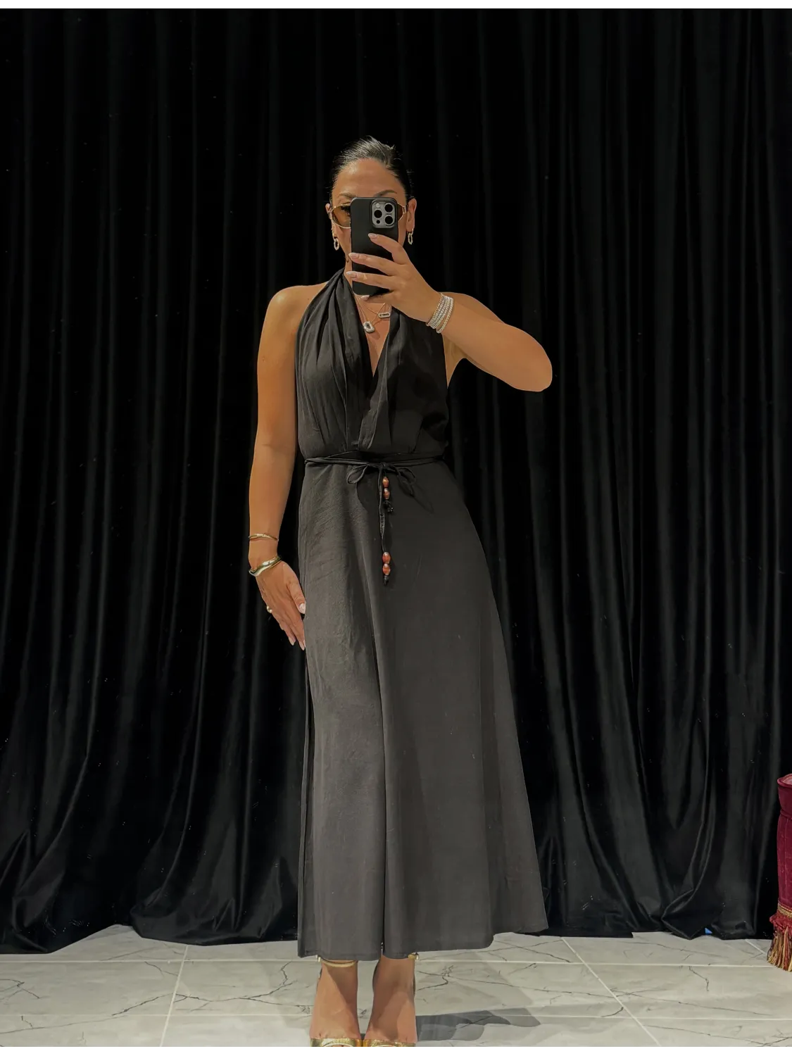 Boyundan Bağlamalı Siyah Elbise