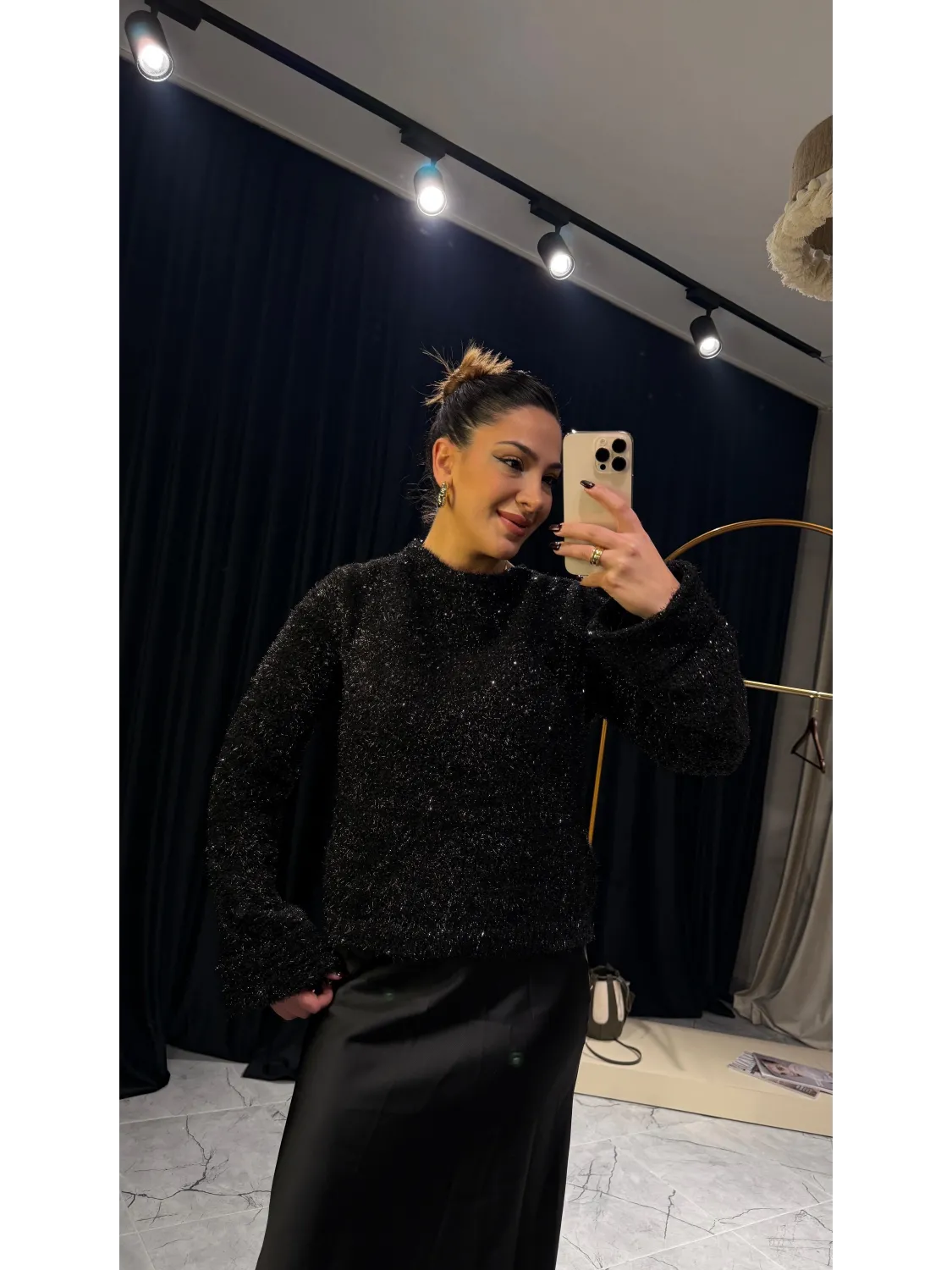 Siyah Parıltılı Kazak