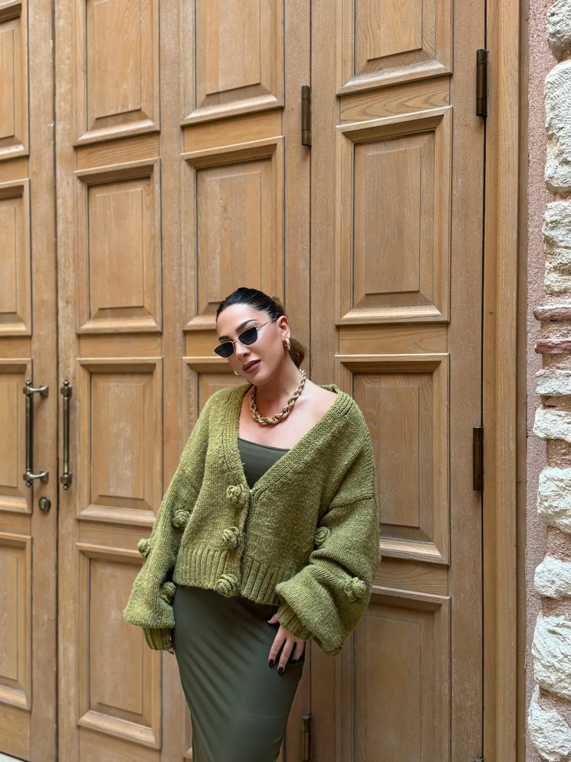 Gül Detaylı Yeşil Hırka