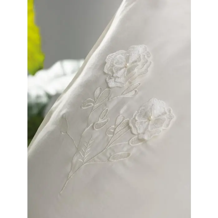 3D Nakışlı Çift Kişilik Saten Nev Takımı Pure Ekru