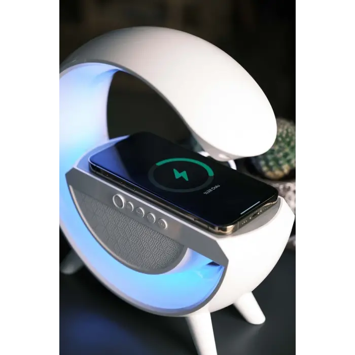 Beyaz Bluetooth Hoparlörlü Masa Lambası, Kablosuz Şarj Özellikli ve 2 Saat Dinleme Süresi