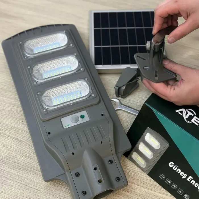 Güneş Enerjili Sokak Lambası 120 W