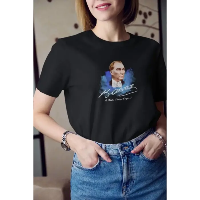 Kadın Kısa Kol Yazlık Tişört Bisiklet Yaka ATATÜRK Baskılı T-Shirt - Siyah