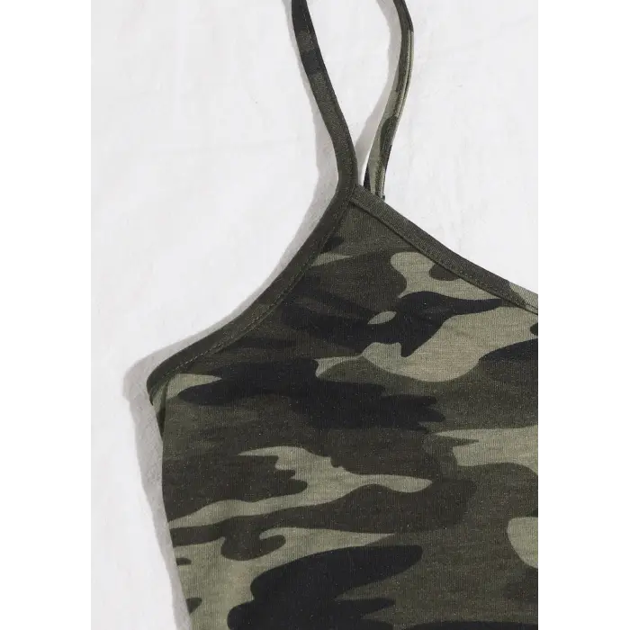 Kadın Kamuflaj Desenli Askılı Crop Top ve Şortlu Gecelik Takım H110440
