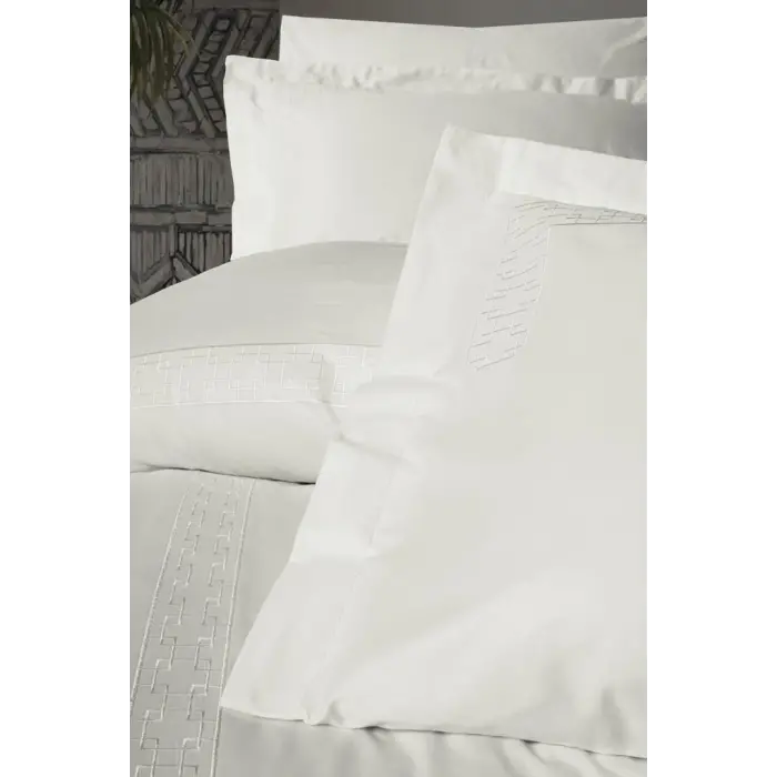 Nakışlı Çift Kişilik Saten Nev Takımı Luxe Ekru